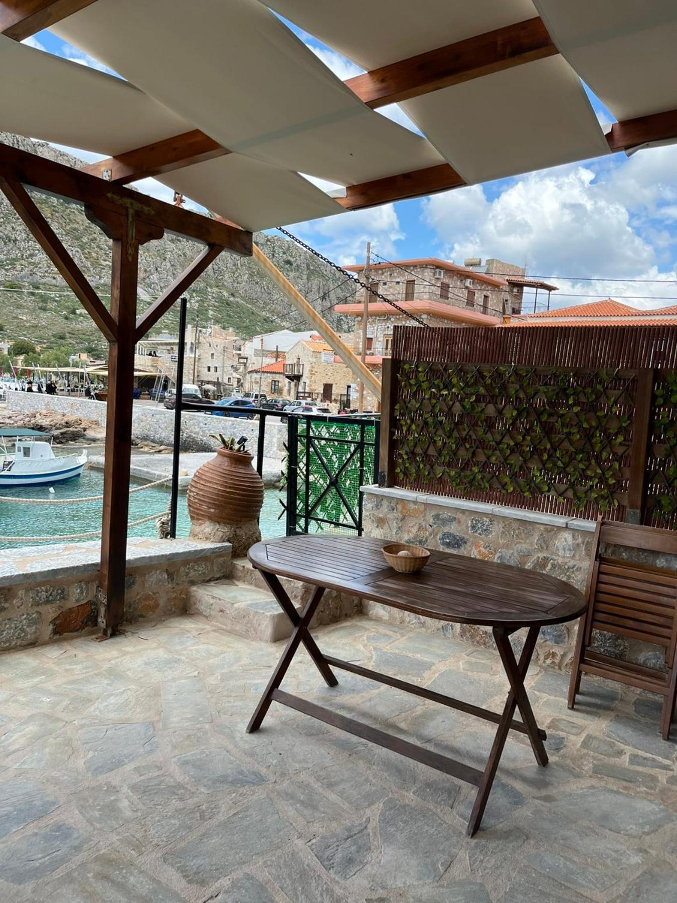 Milopetra Villa Gerolimenas Exterior photo